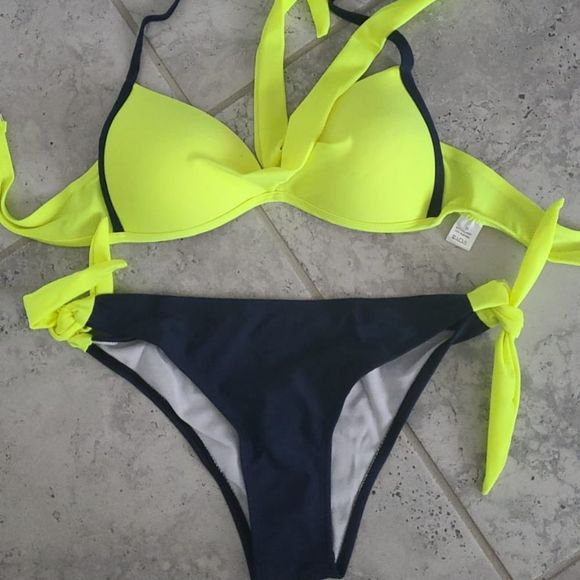 New...green two pc woman swimsuit - Picture 3 of 6